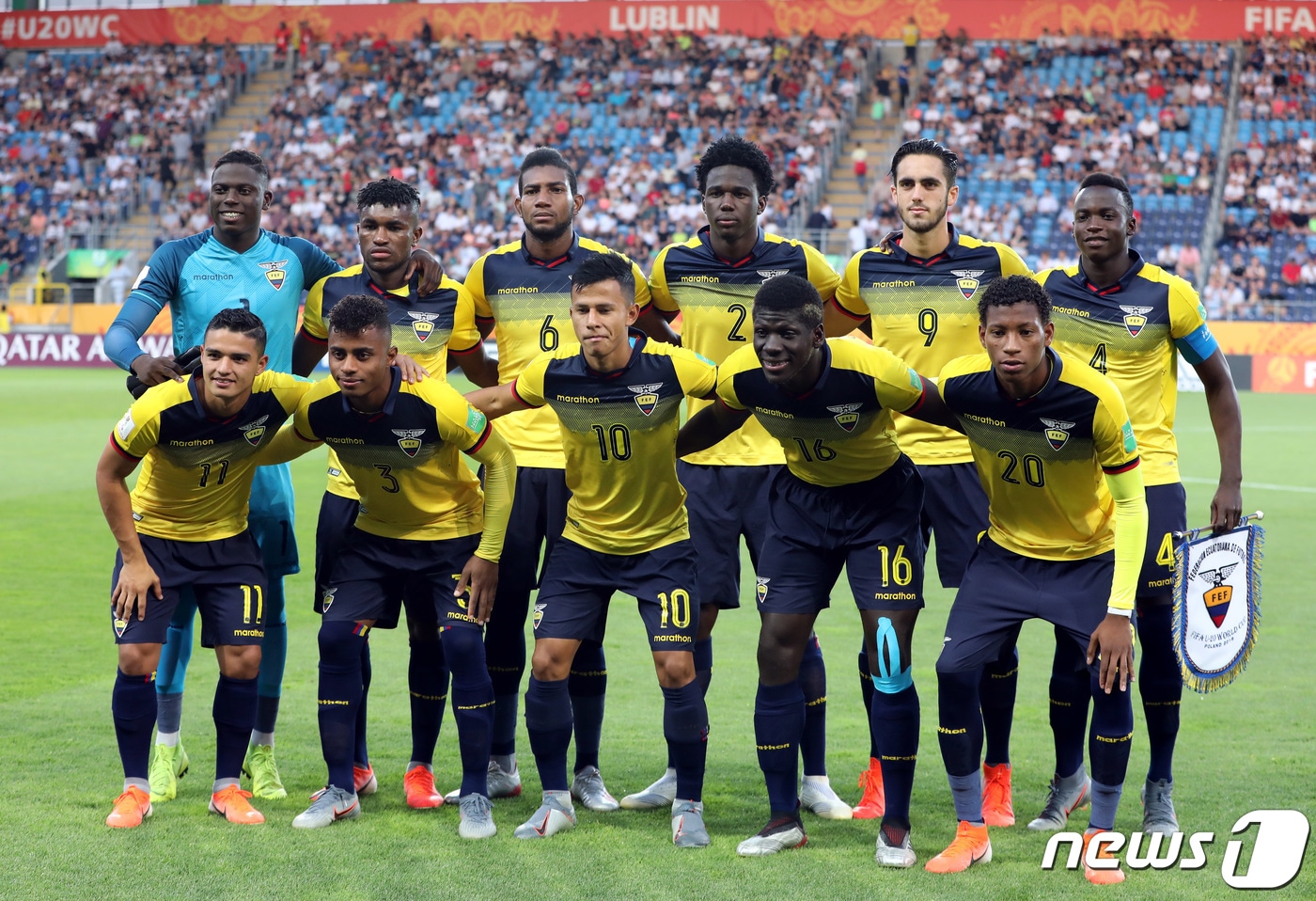 11일 오후(현지시간) 폴란드 아레나 루블린에서 열린 '2019 국제축구연맹(FIFA) U-20 월드컵' 4강전 대한민국과 에콰도르의 경기에서 선발 출전한 에콰도르 대표팀이 포즈를 취하고 있다. 대표팀이 에콰도르를 제압하면 이탈리아를 꺾고 결승에 선착한 우크라이나와 오는 16일 우치에서 결승전을 펼친다. 2019.6.12/뉴스1 ⓒ News1 박정호 기자
