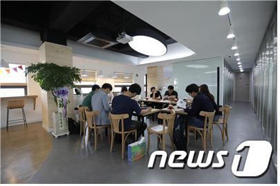 대구청년센터 제2센터 '공감그래' 내부.(대구시 제공)ⓒ 뉴스1