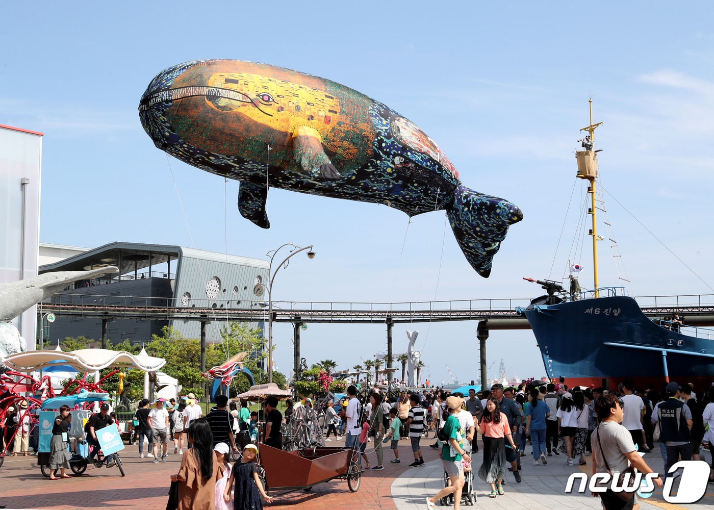 9일 울산 남구 장생포 고래문화마을 일원에서 2019 울산고래축제가 열리고 있다.&#40;울산 남구 제공&#41; 2019.6.9/뉴스1 ⓒ News1 조민주 기자
