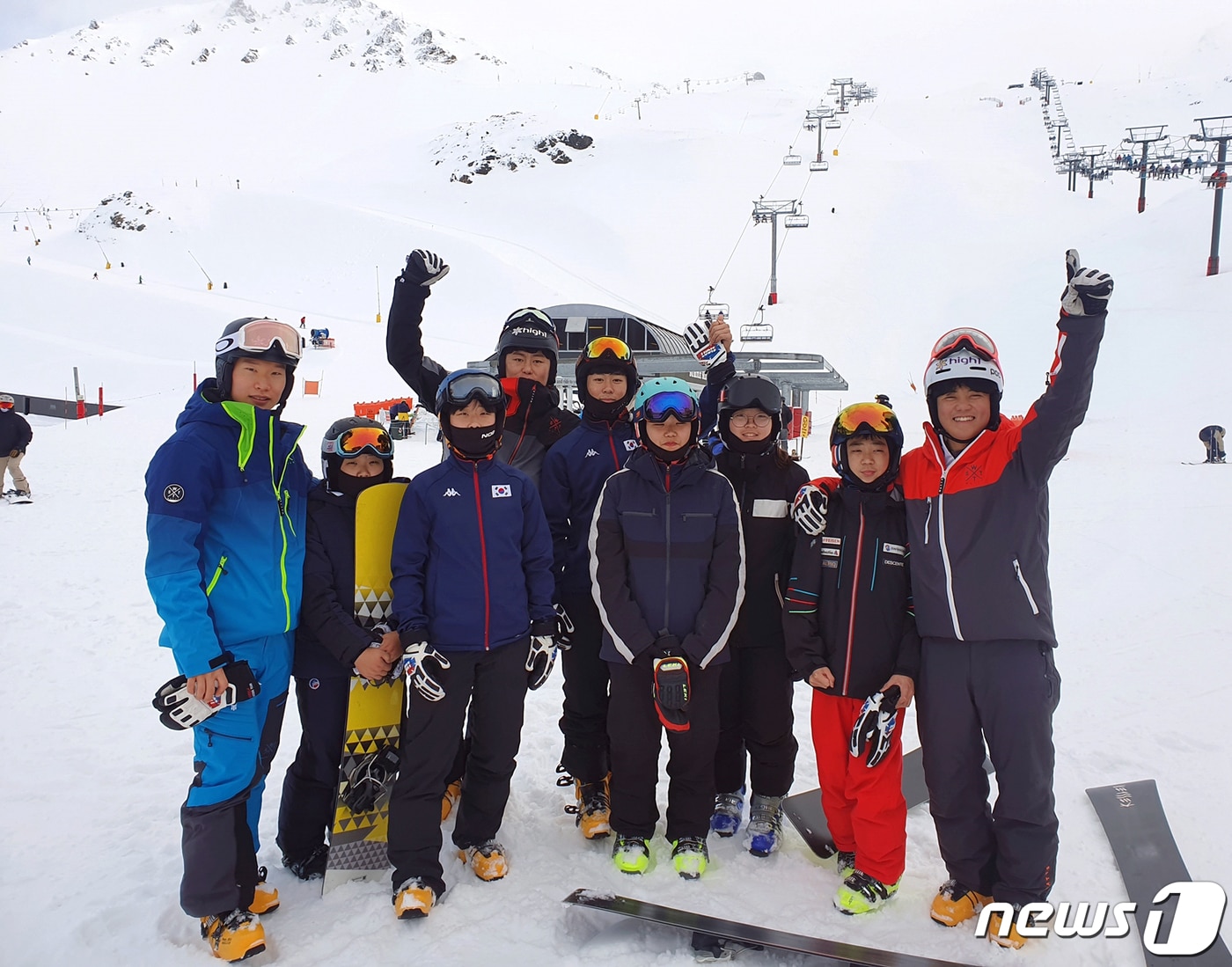 하이원 알파인스노보드팀 해외전진훈련 지역유소년 레슨 ⓒ News1 박하림 기자