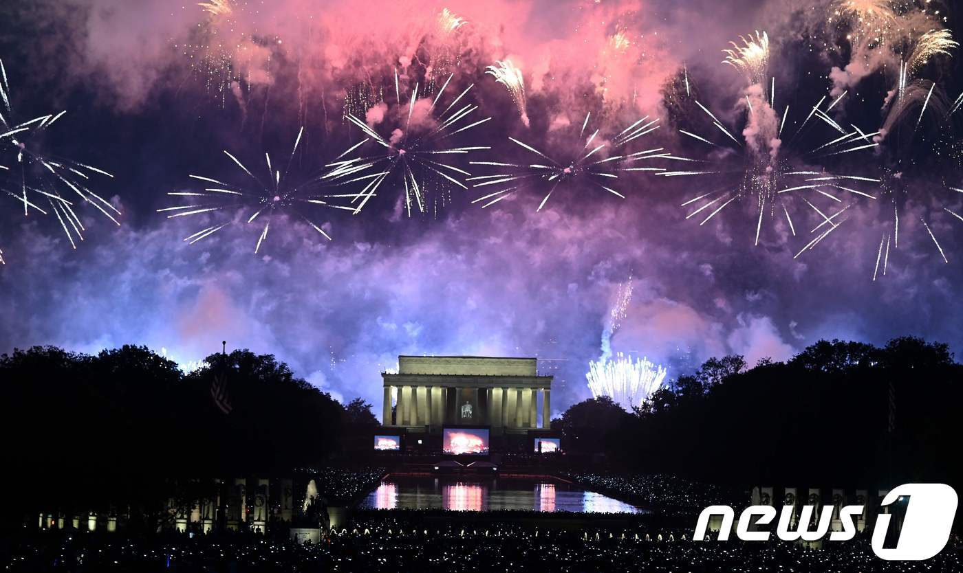 미국 독립기념일 기념 불꽃놀이 <자료 사진> ⓒ AFP=뉴스1 ⓒ News1 우동명 기자