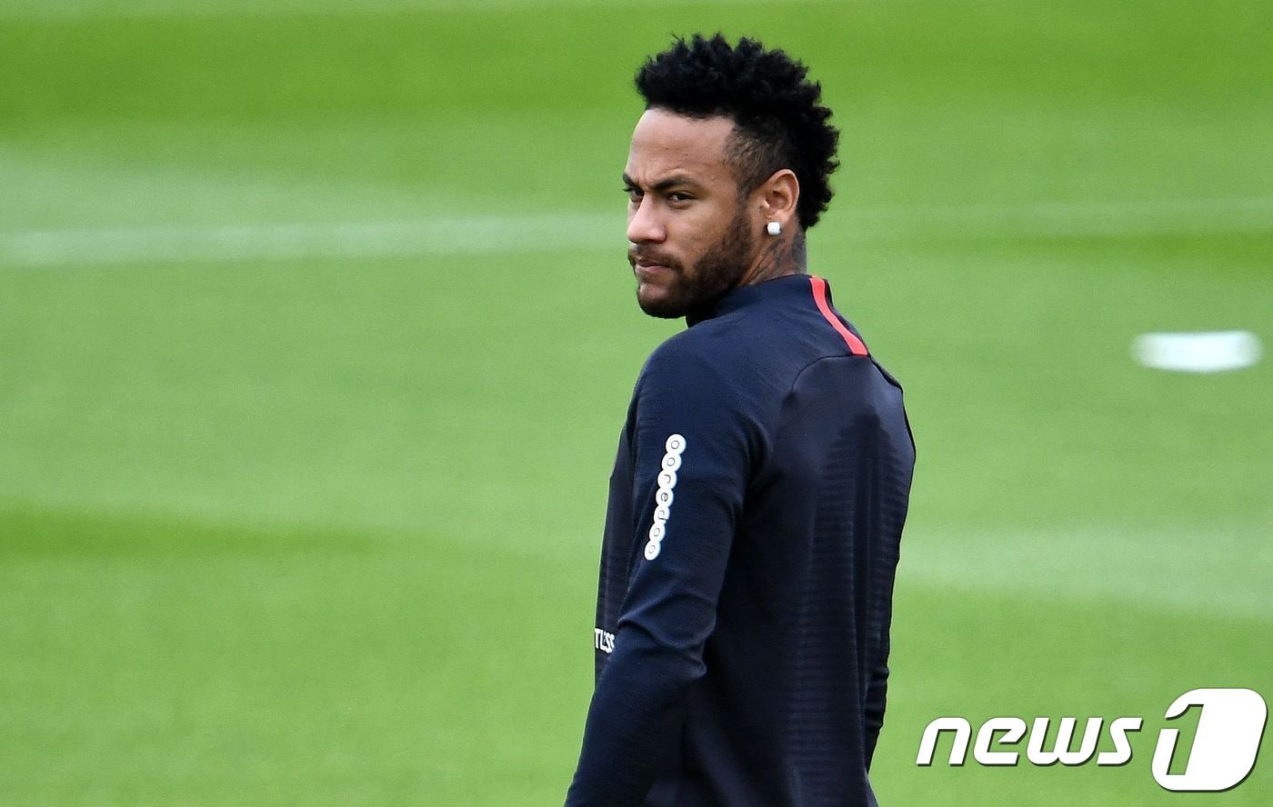 바르셀로나 복귀를 노렸던 네이마르가 PSG에 남을 전망이다. ⓒ AFP=뉴스1