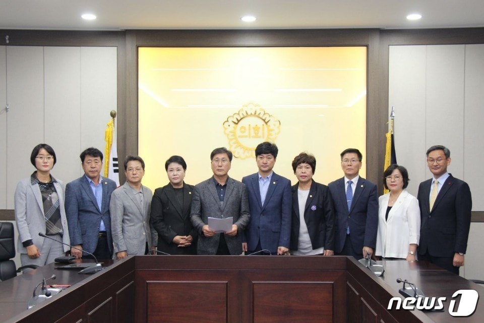 경기 남양주시의회 더불어민주당 신민철 의장 등 12명의 의원이 이재명 경기도지사의 선처를 촉구하는 성명서를 냈다. ⓒ 뉴스1