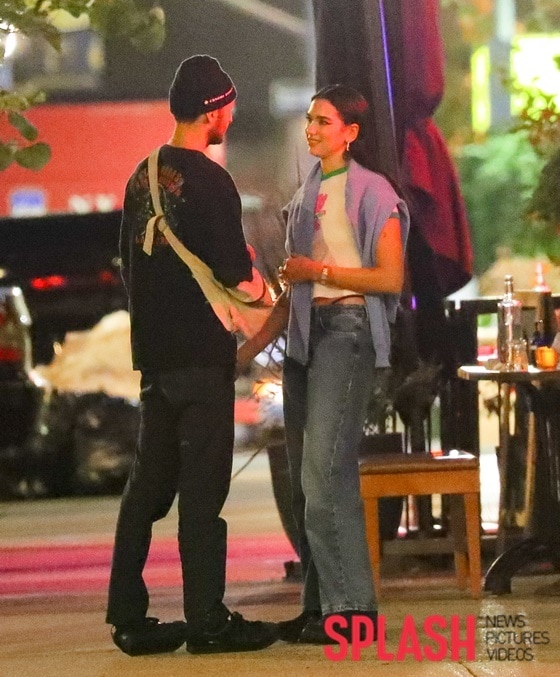 앤워 하디드(왼쪽) 두아 리파/ 사진제공=Splash News ⓒ 뉴스1