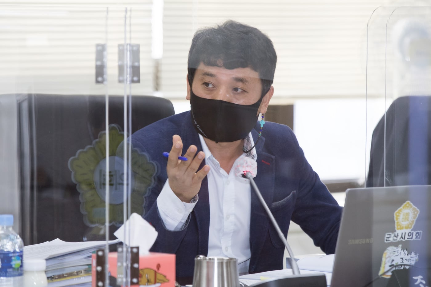 군산시의회 조경수 의원이 군산시 행정사무감사에서 질의하고 있다. /ⓒ 뉴스1