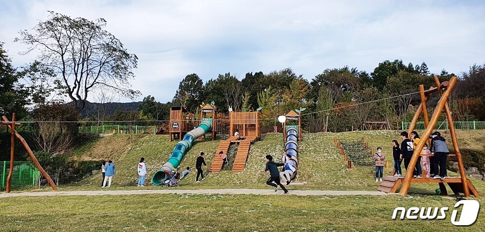 광양시가 어린이들에게 꿈을 키워주는 꿈트리놀이터를 개장했다.(광양시 제공)2020.11.2/ⓒ 뉴스1