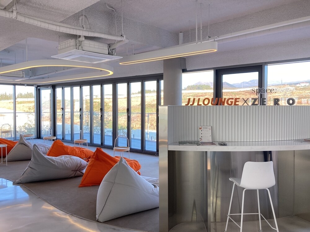 JJ라운지X스페이스 제로 실내 모습. (제주항공 제공)ⓒ 뉴스1