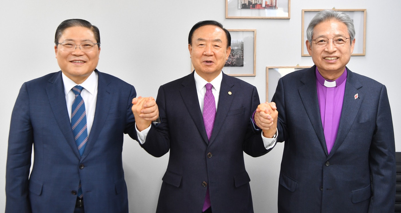 왼쪽부터 소강석 목사, 장종현 목사, 이철 감독.(한국교회총연합 제공)ⓒ 뉴스1