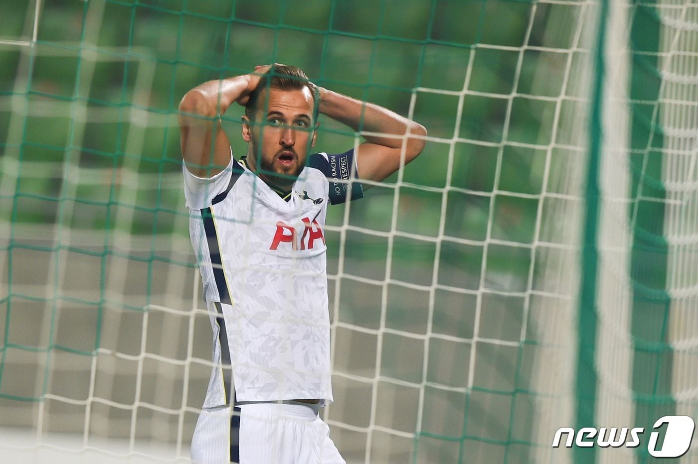 부상을 당한 토트넘의 공격수 해리 케인.ⓒ AFP=뉴스1