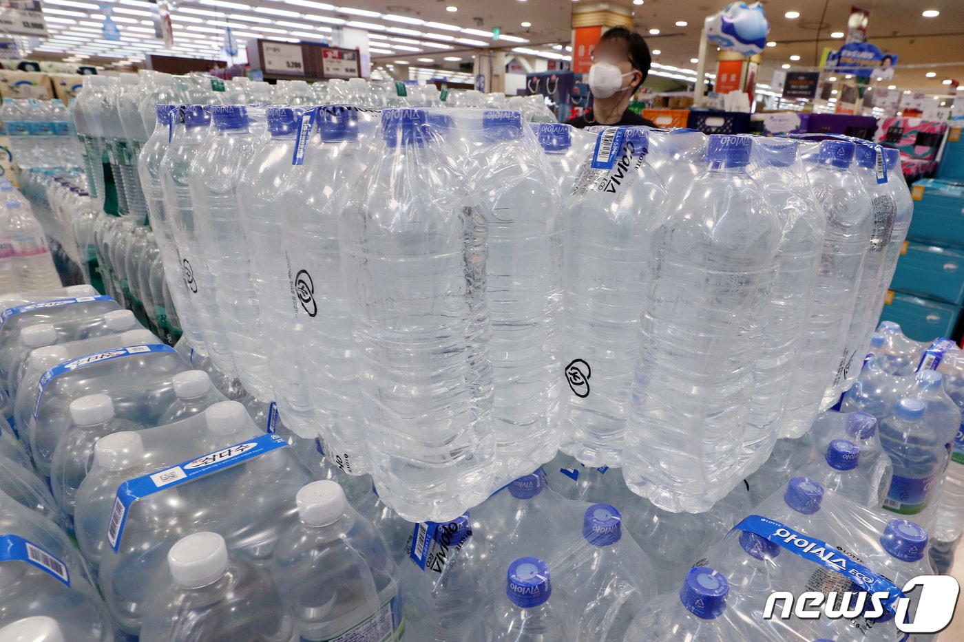 생수병 자료사진(사진은 기사 내용과 무관함) / 뉴스1 ⓒ News1