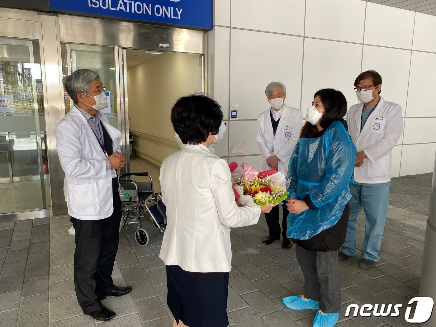  성남시의료원 관계자들.&#40;성님시의료원 제공&#41; ⓒ News1 김평석 기자