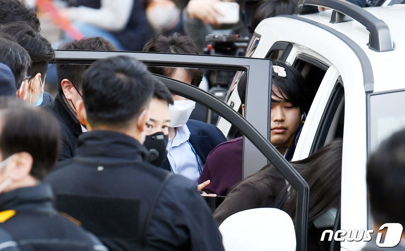 인터넷 메신저 텔레그램에서 미성년자를 포함한 여성들의 성 착취물을 제작 및 유포한 혐의를 받는 '박사방' 운영자 조주빈(31) ⓒ 뉴스1 송원영 기자