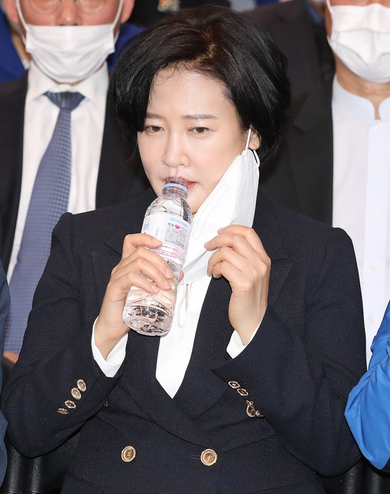 사법연수원 31기로 수원지법 부장판사 출신인 이수진 더불어민주당  의원은 자신의 재판경험 등을 비춰볼 때 조국 전 법무부 장관의 부인 정경심 동양대 교수에 대한 '징역 4년형'을 지나치게 높은 형량이라고 주장 했다. ⓒ News1 