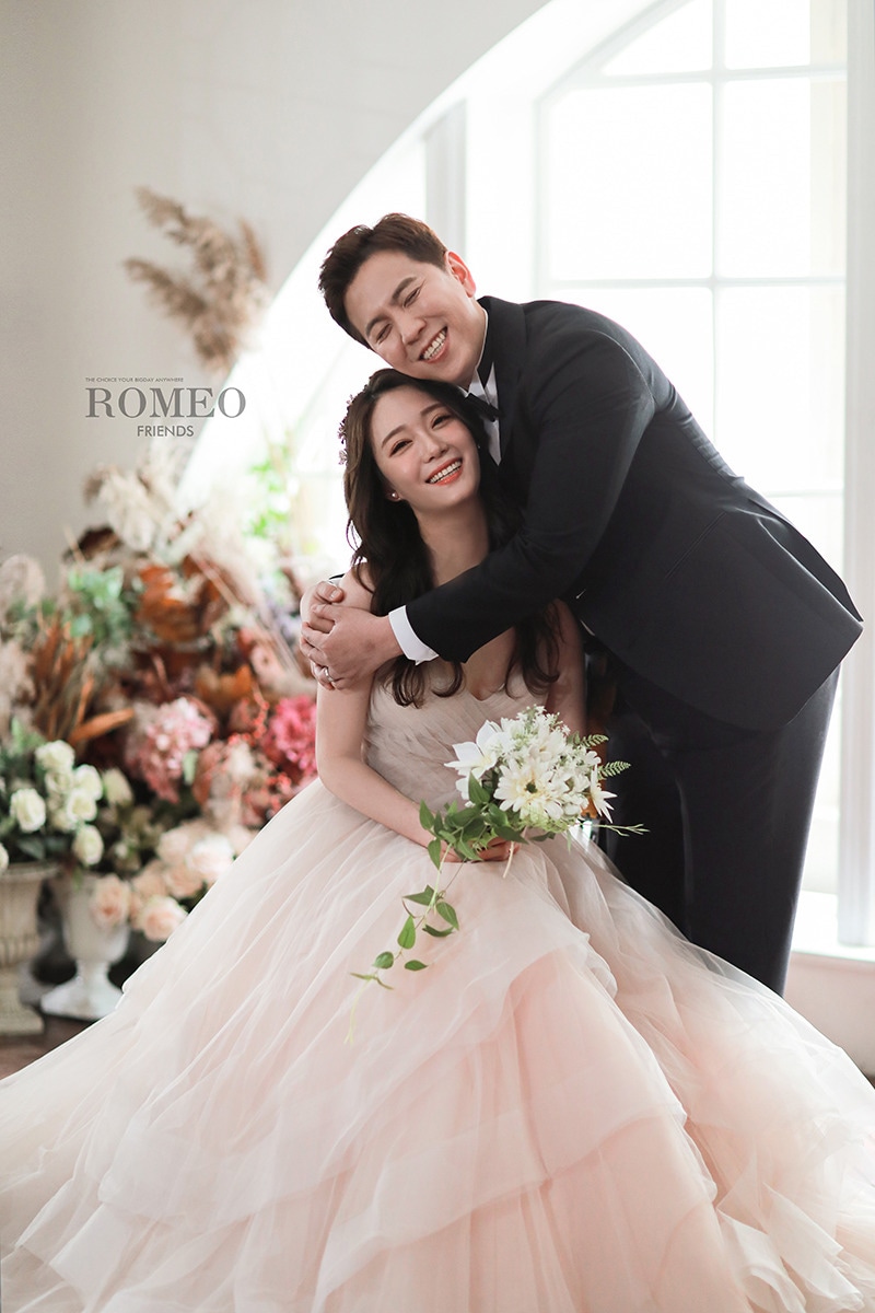 로미오프렌즈 ,아이테오, 더루즈플라워, 해피메리드컴퍼니, 모아위, 스타일리스트정민경, 스플렌디노, 수원규중칠우, 웨딩디렉터봉드, 마인모리 제공 ⓒ 뉴스1