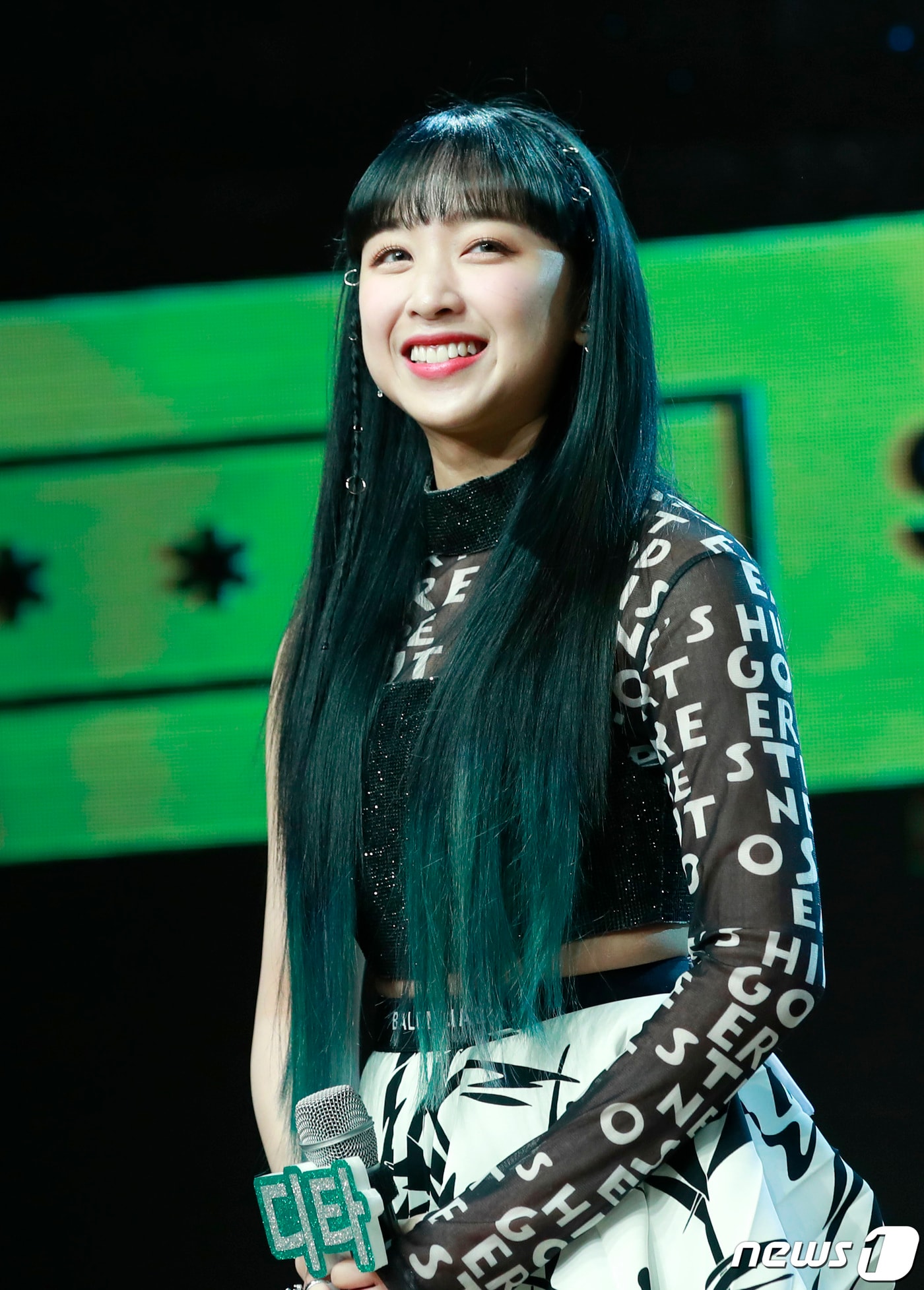 그룹 시크릿넘버(SECRET NUMBER) 디타가 19일 오후 서울 일지아트홀에서 열린 데뷔 싱글 '후 디스?'(Who Dis?) 발매 기념 쇼케이스에 참석해 미소를 짓고 있다. 2020.5.19/뉴스1 ⓒ News1 권현진 기자