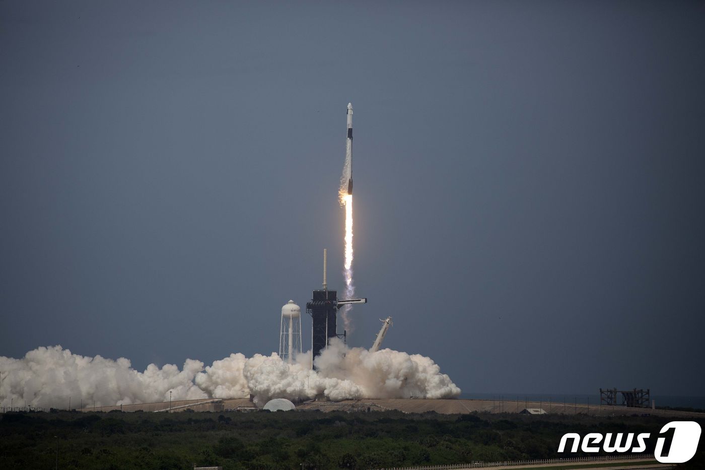 스페이스X 유인우주선 '크루드래곤' ⓒ AFP=뉴스1