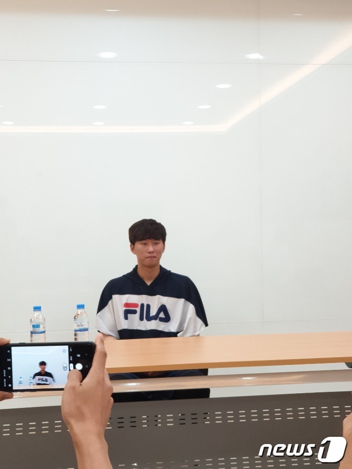 7일 서울 잠실구장에서 인터뷰 중인 두산 베어스 우완 투수 채지선. ⓒ 뉴스1