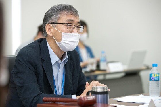 김성수 과학기술정보통신부 과학기술혁신본부장이 20일 오후 세종특별자치시 세종파이낸스센터 과기정통부 생각나눔방에서 열린 '제22회 국가과학기술자문회의 심의회의 운영위원회'에서 모두발언을 하고 있다. (과학기술정보통신부 제공) 2020.8.20/뉴스1