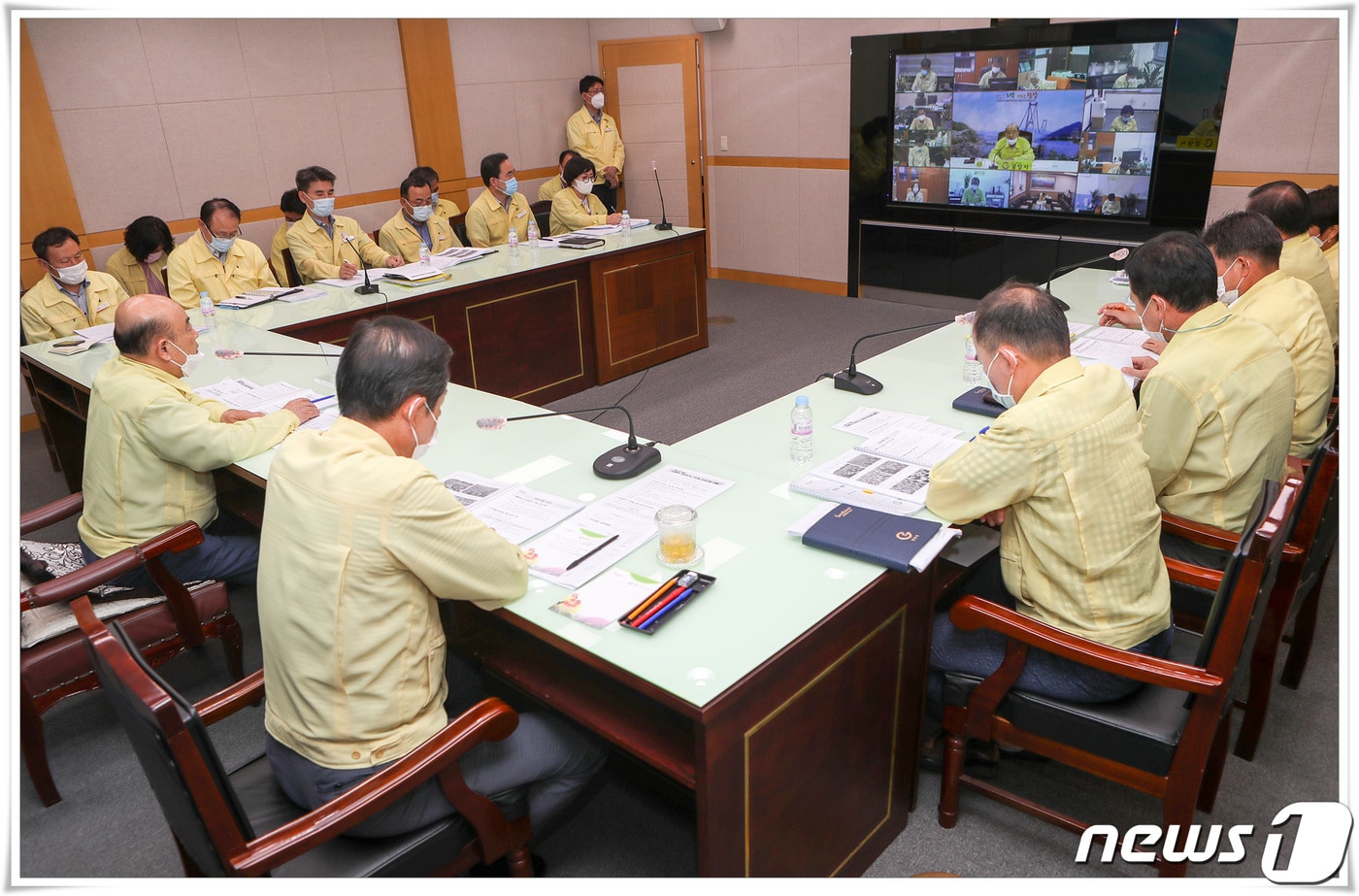 광양시가 26일 8월중 읍면동장 회의를 개최하고 있다.(광양시 제공)2020.8.26 /ⓒ 뉴스1