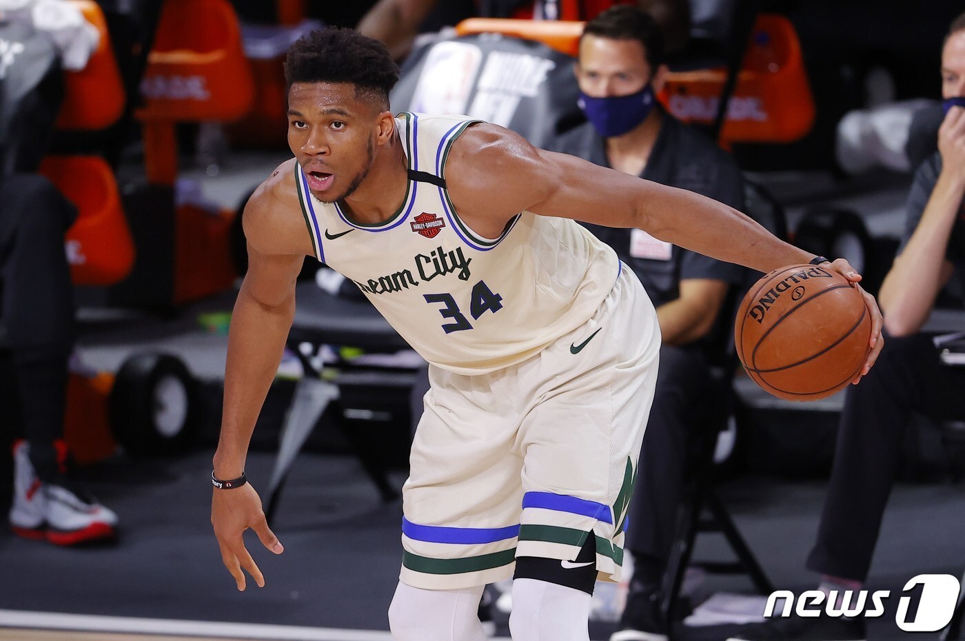 2시즌 연속 미국프로농구(NBA) 최우수선수(MVP)에 도전하는 야니스 아데토쿤보(밀워키) ⓒ AFP=뉴스1