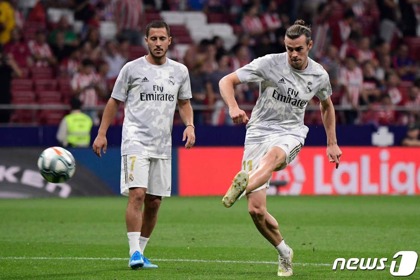 레알 마드리드의 에당 아자르(왼쪽)와 가레스 베일. ⓒ AFP=뉴스1