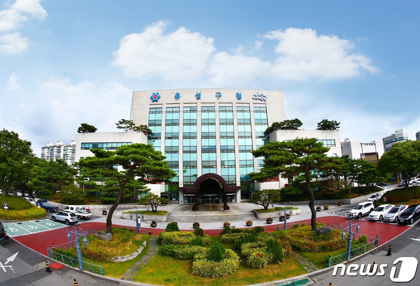 대전 유성구가 5개 자치구를 대상으로 진행된 하수행정 종합평가에서 최우수기관으로 선정됐다. 사진은 대전 유성구청 전경 ⓒ 뉴스1