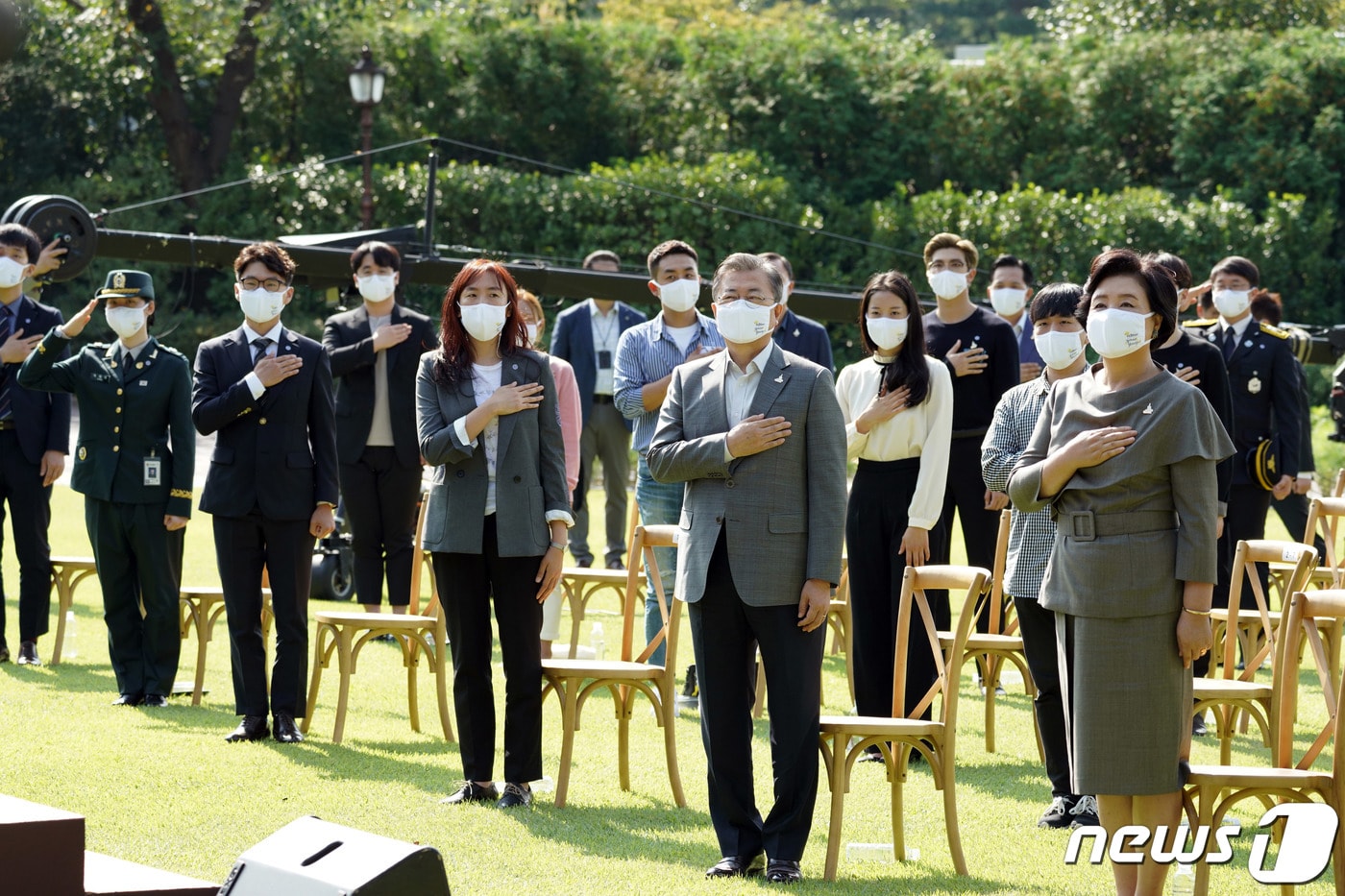 희망신축]제주허니문서 익수자 구한 경찰…