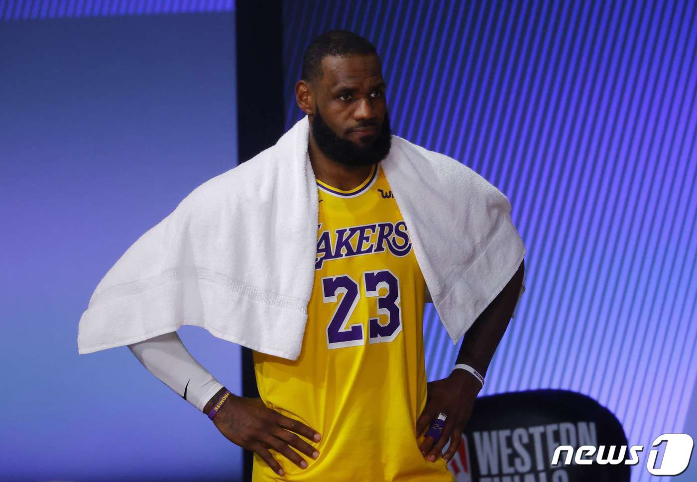 르브론 제임스가 야니스 안테토쿤보에 밀려 정규시즌 MVP 수상에 실패했다. ⓒ AFP=뉴스1