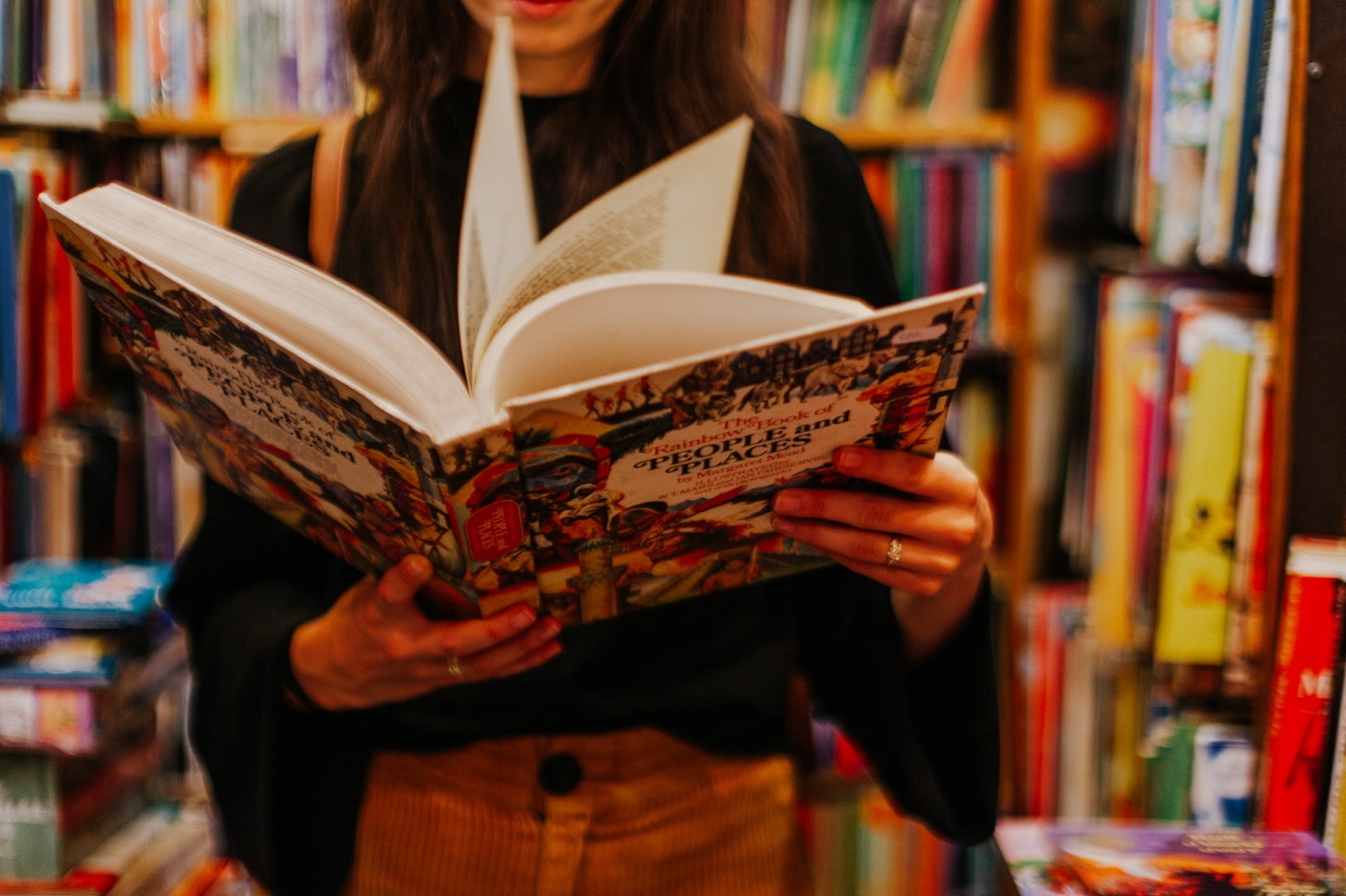 '독서의 계절' 가을로 접어들었다. 부킹닷컴 제공