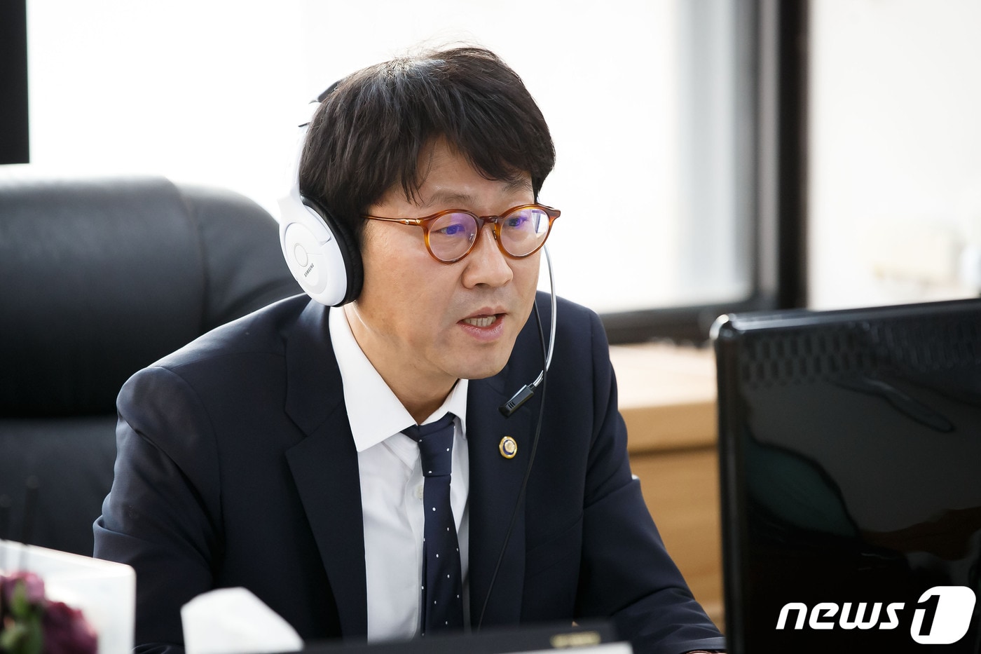 두나무, 금융관료·AI 전문가 이사회 전면 배치...사실상 첫 사외이사 체... - 뉴스 썸네일 이미지
