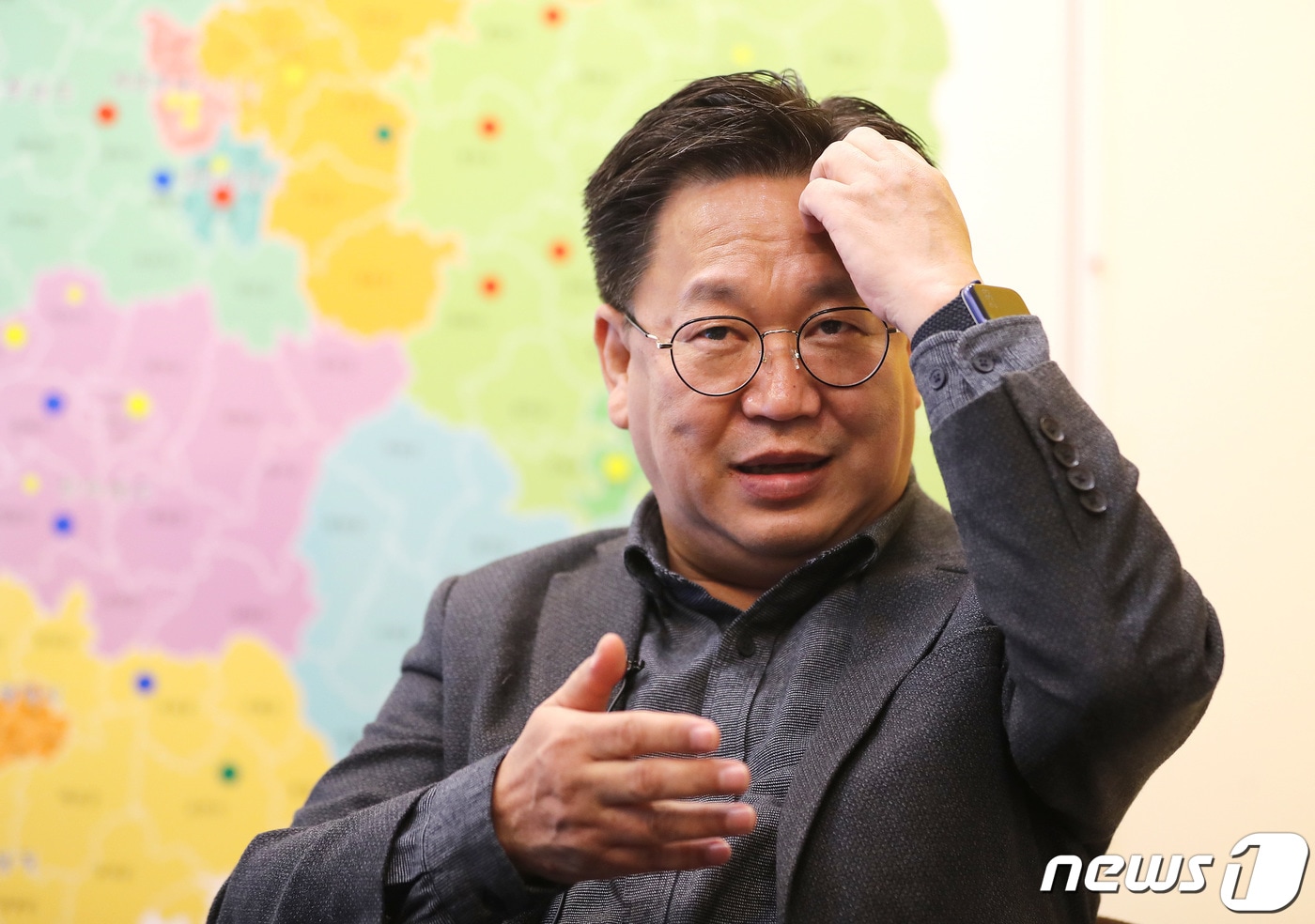 [이길우 人사이트] “주식은 사고 파는 것 아닌 사 모으는 것…존버하라” - 뉴스1