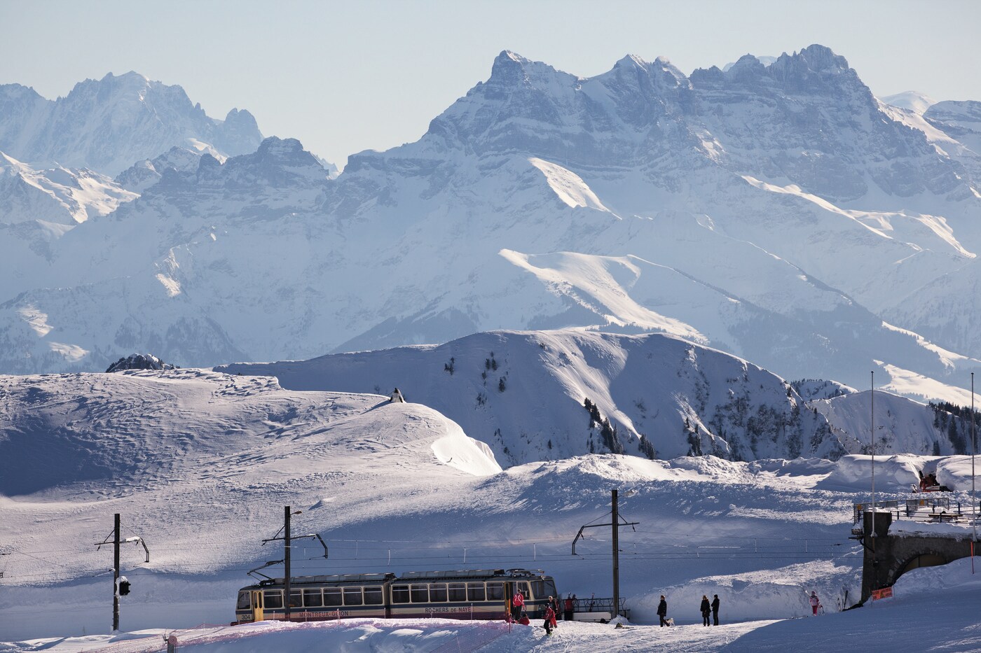 몽트뢰 로셰 드 녜의 톱니바퀴 열차. 이하 스위스관광청 제공