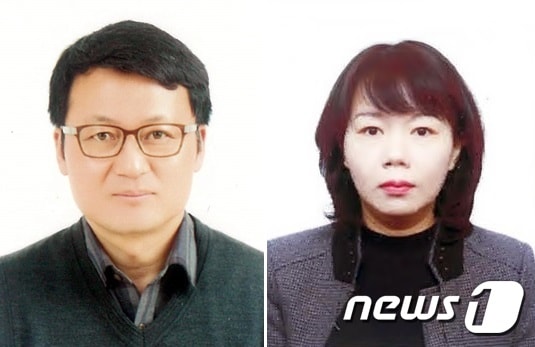 기업지원 성과기여 감사패를 받은 안종규 수도사업소장, 경제과 기업지원팀 손미선 팀장.(괴산군 제공)ⓒ 뉴스1