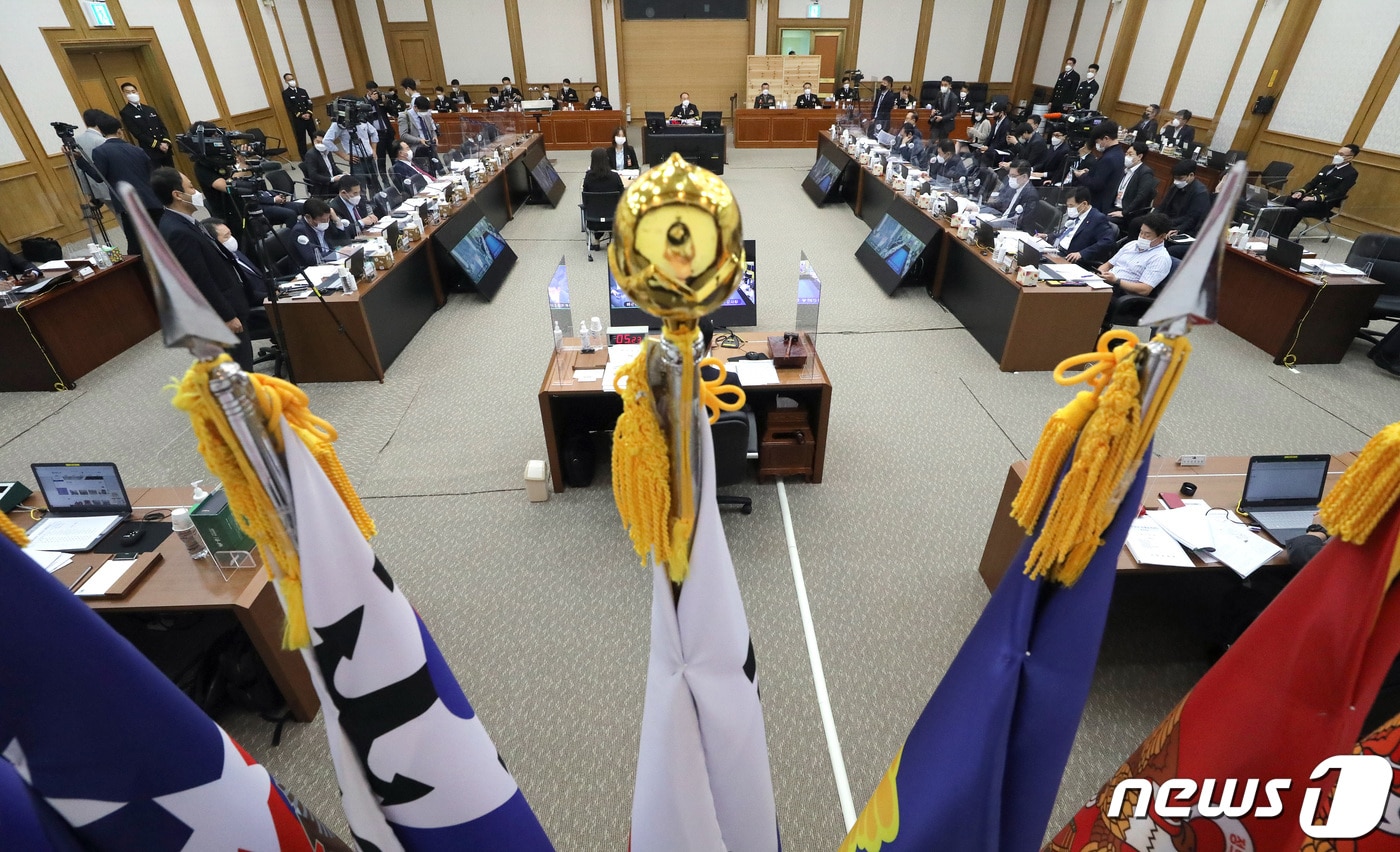 14일 오후 충남 계룡대에서 국회 국방위원회의 해군본부에 대한 국정감사가 열리고 있다. 2021.10.14/뉴스1 ⓒ News1 김기태 기자