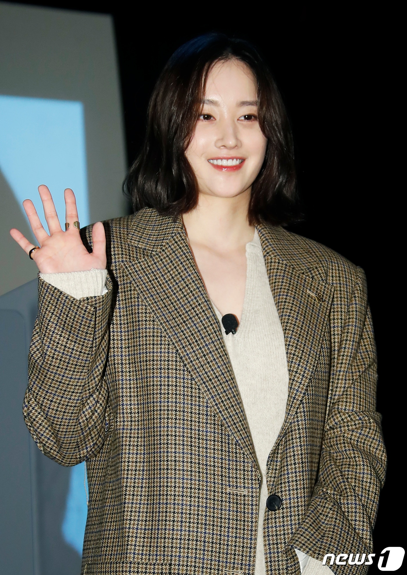 배우 전종서가 8일 오후 부산 해운대구 우동 KNN시어터에서 열린 ‘제26회 부산국제영화제 액터스 하우스에 참석해 포즈를 취하고 있다. 2021.10.8/뉴스1 ⓒ News1 권현진 기자