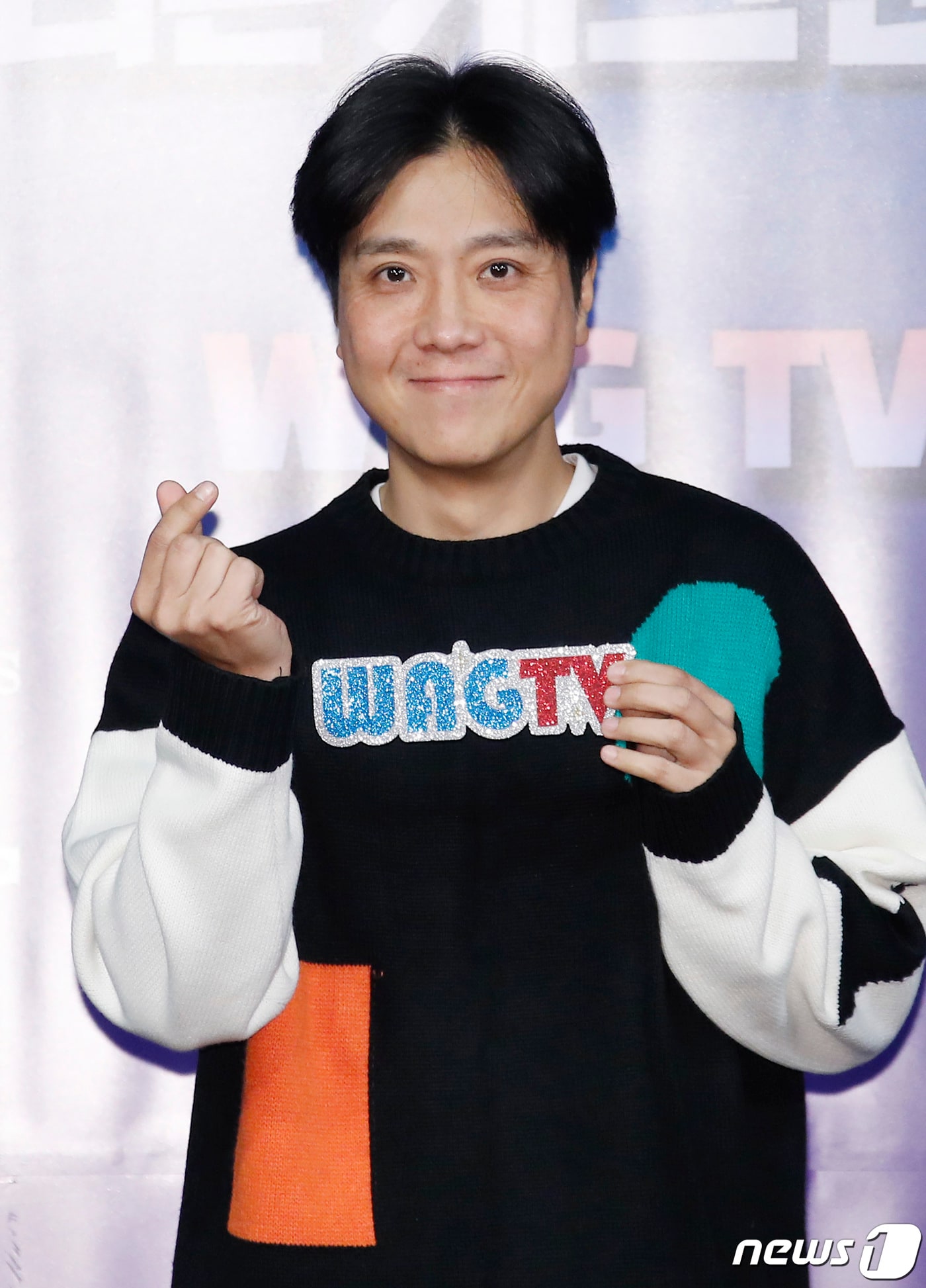 개그맨 이동윤이 18일 오후 서울 마포구 윤형빈소극장에서 열린 WAG TV ‘우리는 개그맨이다’ 시즌1 제작발표회에 참석해 포즈를 취하고 있다. 2021.11.18/뉴스1 ⓒ News1 권현진 기자