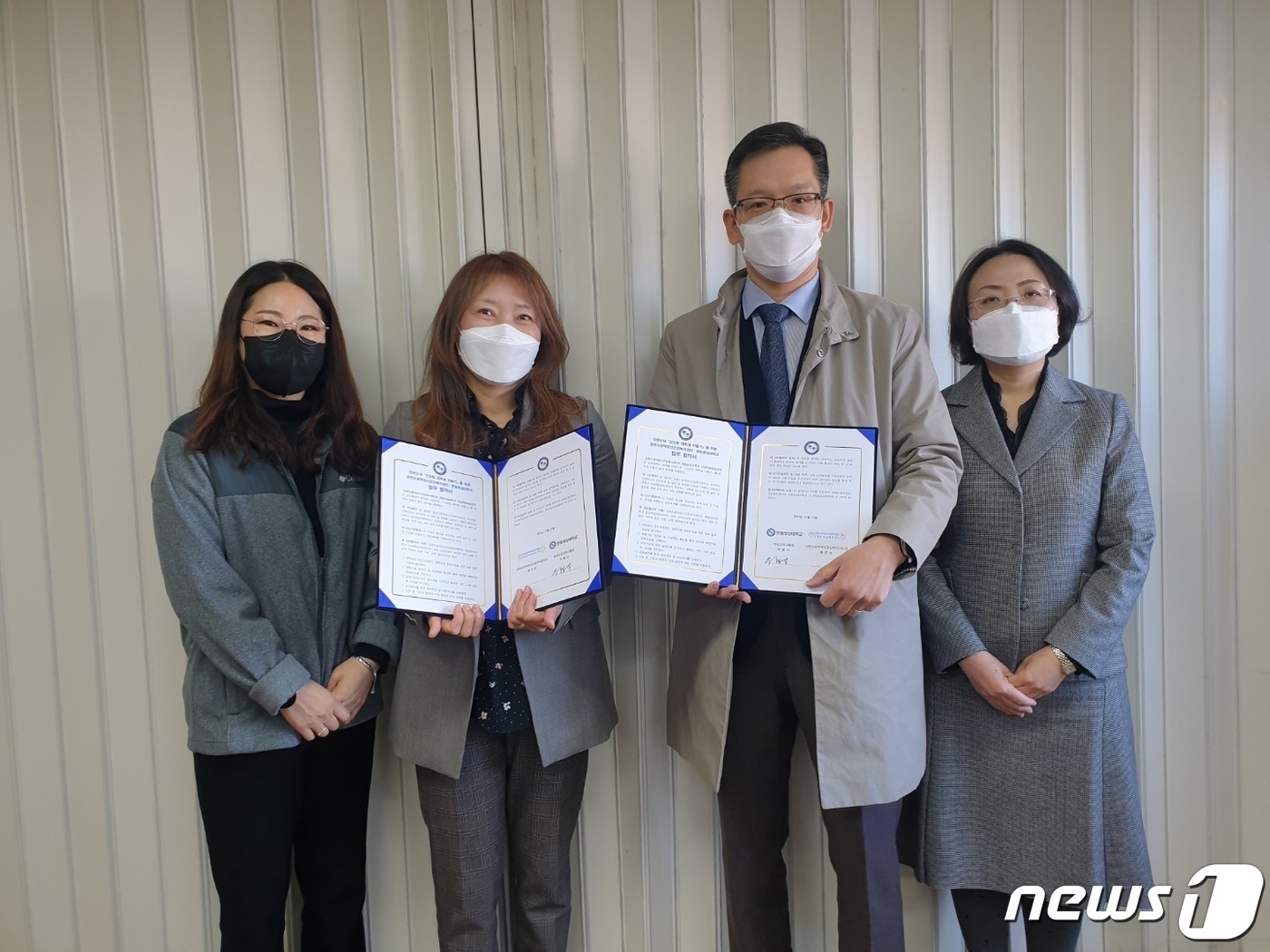 건강한 대학생 만들기 업무협약(한림성심대 제공) 2021.11.23/뉴스1