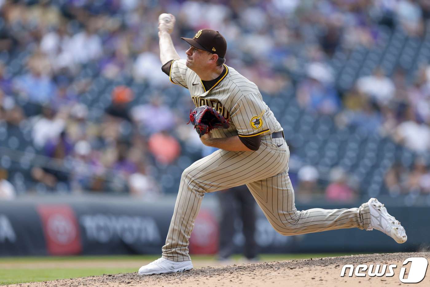 LA 다저스와 계약하는 허드슨. ⓒ AFP=뉴스1