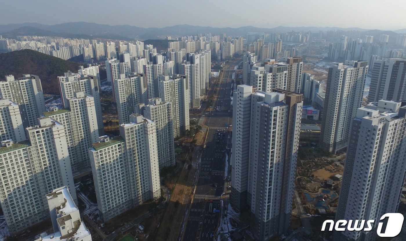 강남 주춤하자 비규제지역 들썩...권선·동탄 상승폭 확대 - 뉴스 썸네일 이미지