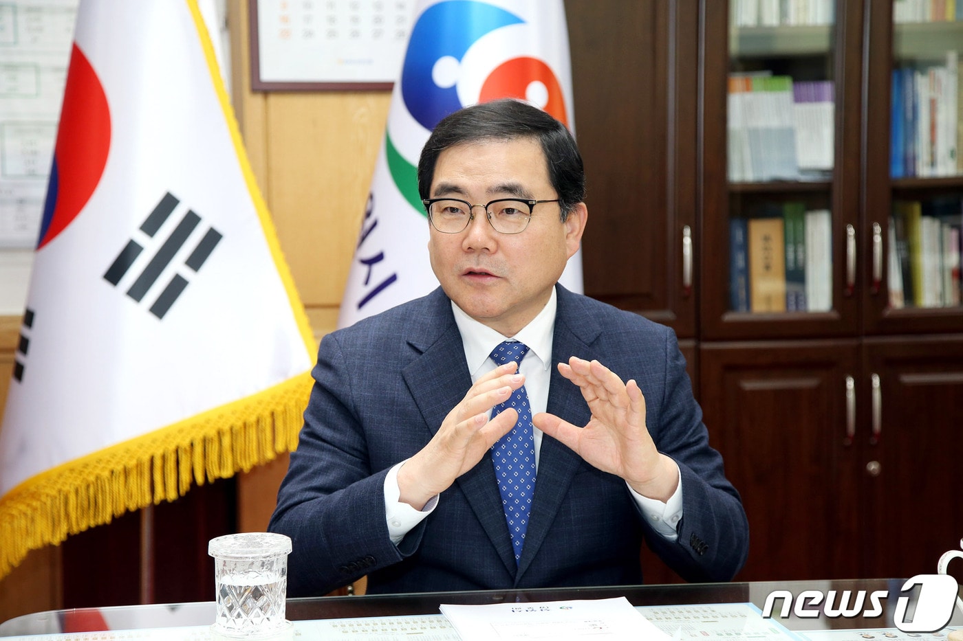 허성무 창원시장의 인터뷰 모습. ⓒ 뉴스1