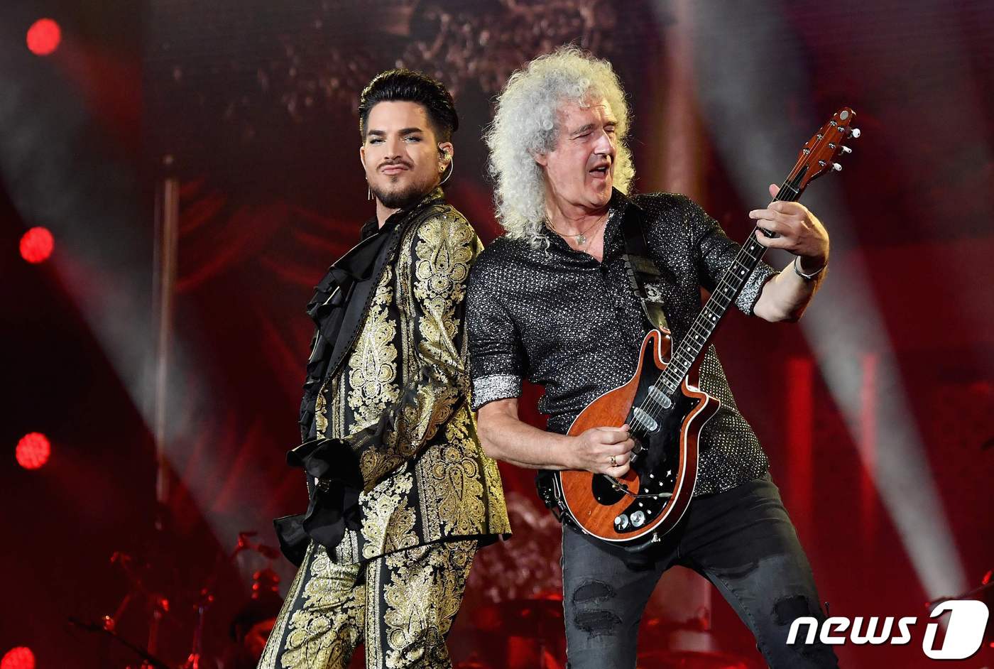 아담 램버트(왼쪽)와 브라이언 메이 ⓒ AFP=뉴스1