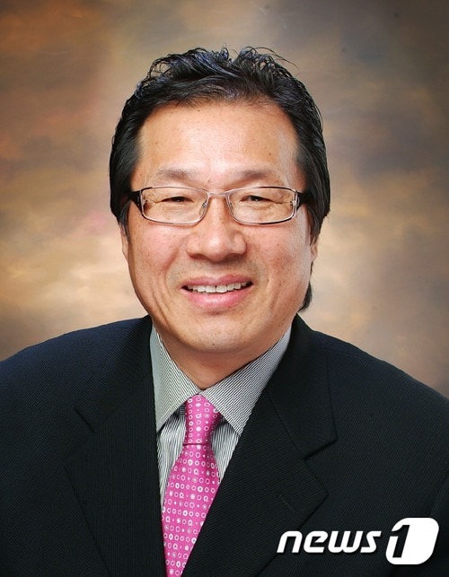 24대 충북예총 회장에 당선된 김경식 청주대 교수.ⓒ 뉴스1