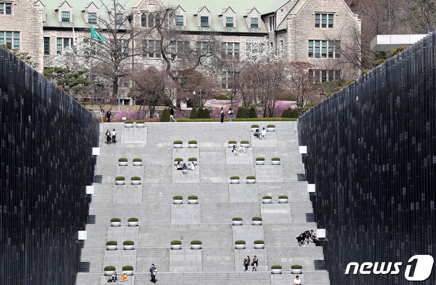서울 서대문구 이화여자대학교 ECC 계단. /뉴스1 ⓒ News1 박지혜 기자