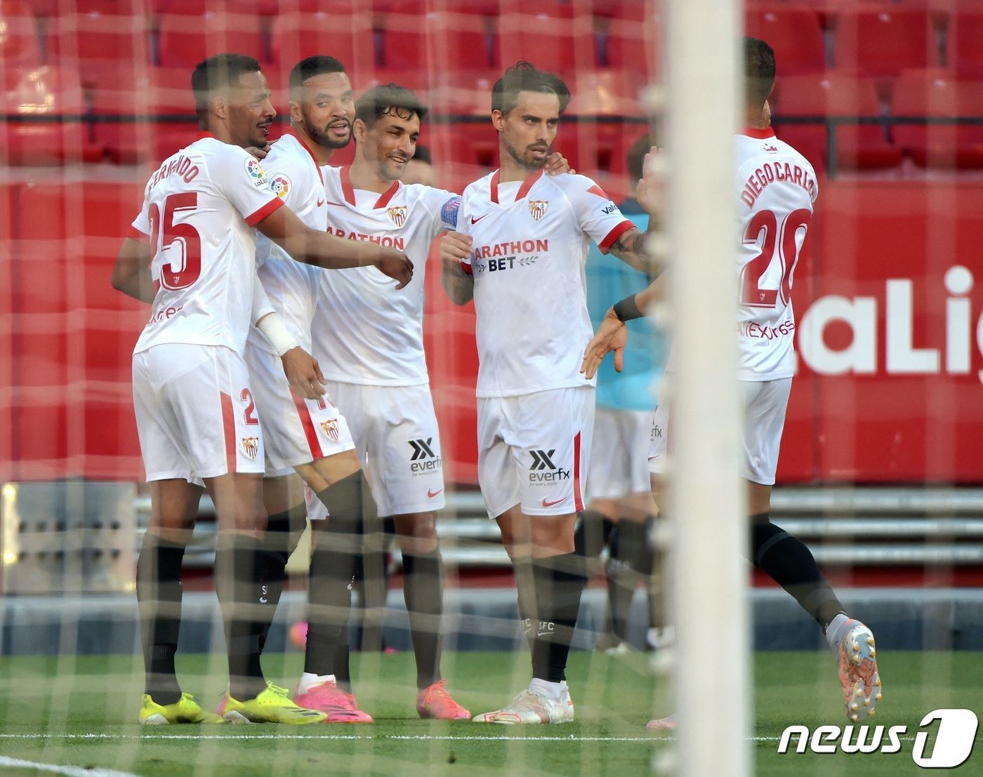발렌시아를 제압한 세비야.  ⓒ AFP=뉴스1