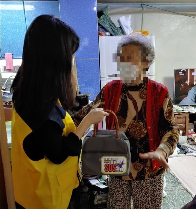 따뜻한 죽 배달(종로구 제공).ⓒ 뉴스1