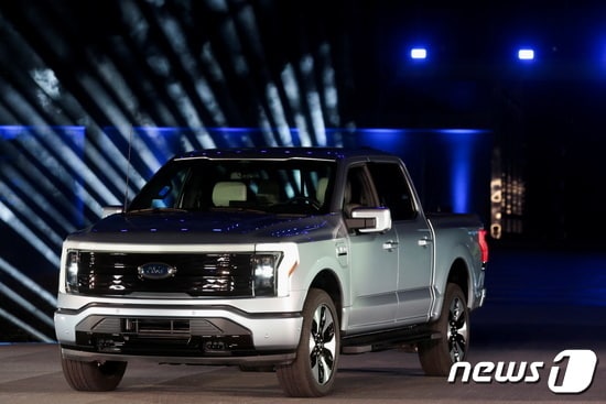 미국 포드 자동차가 상업용 전기픽업트럭 F-150 라이트닝 프로. ⓒ 로이터=뉴스1