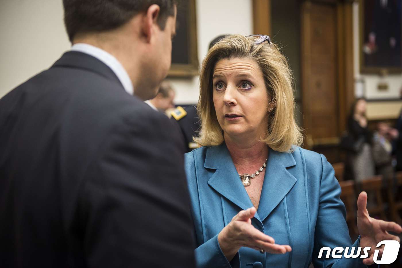크리스틴 워머스(오른쪽) 미국 육군장관 지명자. ⓒ AFP=뉴스1