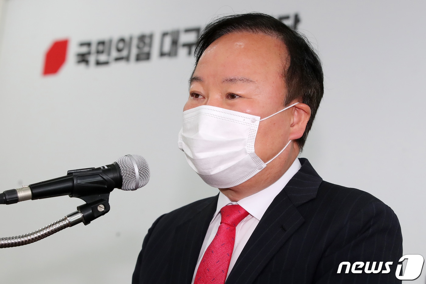 김재원 국민의힘 최고위원 후보가 31일 오전 대구 수성구 범어동 국민의힘 대구시당에서 열린 기자간담회에 참석해 발언하고 있다. 2021.5.31/뉴스1 ⓒ News1 공정식 기자