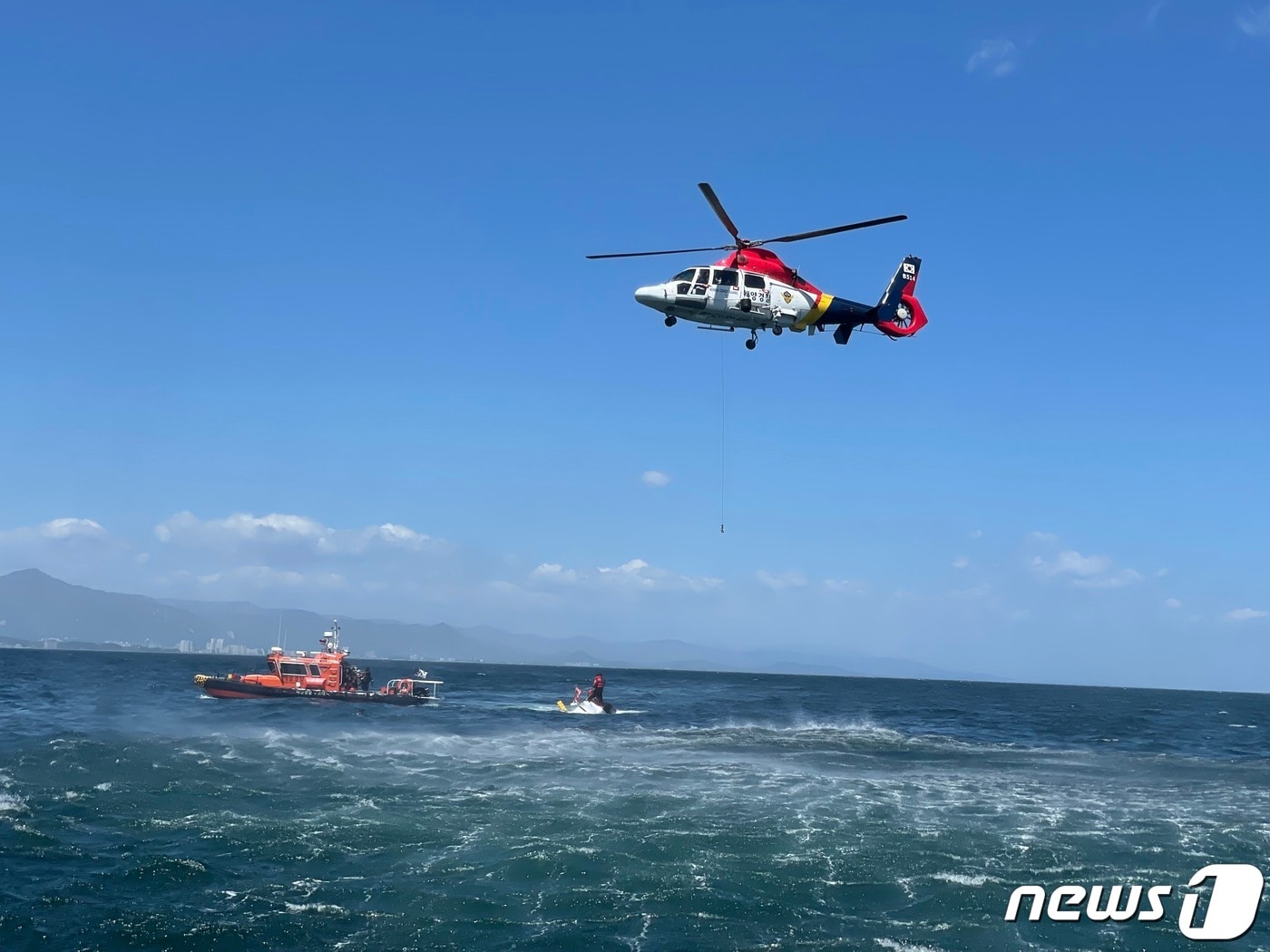 강원 양양 통발어선 전복.(속초해양경찰서 제공) 2021.5.9./뉴스1