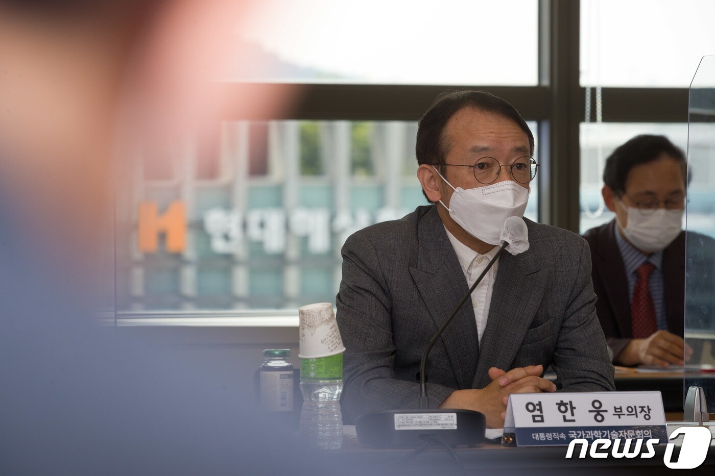 대통령 직속 국가과학기술자문회의가 제1기 국가과학기술자문회의 국민참여자문단 10명을 최종 선정했다고 27일 밝혔다. 염한웅 국가과학기술자문회의 부의장 (과학기술정보통신부 제공) 2021.6.24/뉴스1